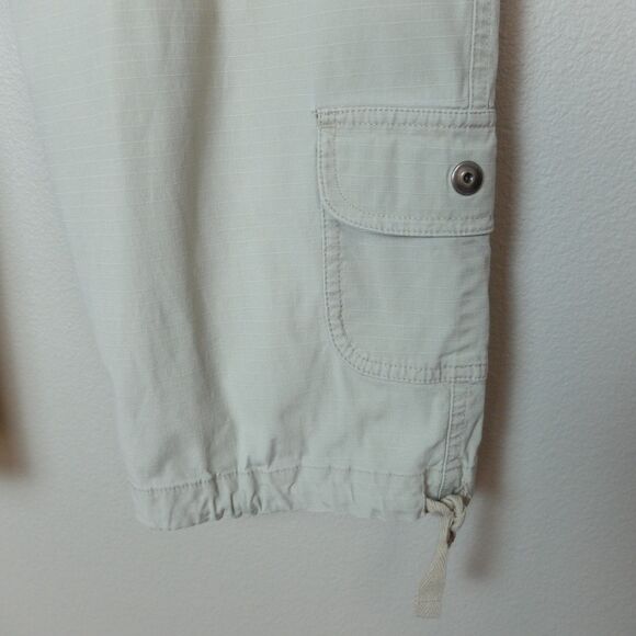 Columbia Beige Capri Cargo Floral Detail Pants Size 12 - Picture 6 of 10